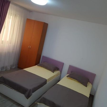 ホテル Casa Iulia Bucuresti エクステリア 写真